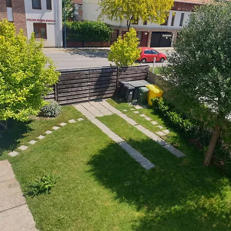 Varfuerdo Apartman Gyula