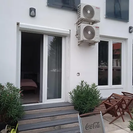 Varfuerdo Apartment *